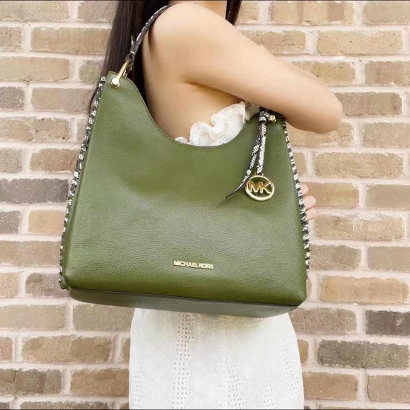 Bundle💕NWT Michael Kors Shoulder Bag & Wristlet - Picture 7 of 8